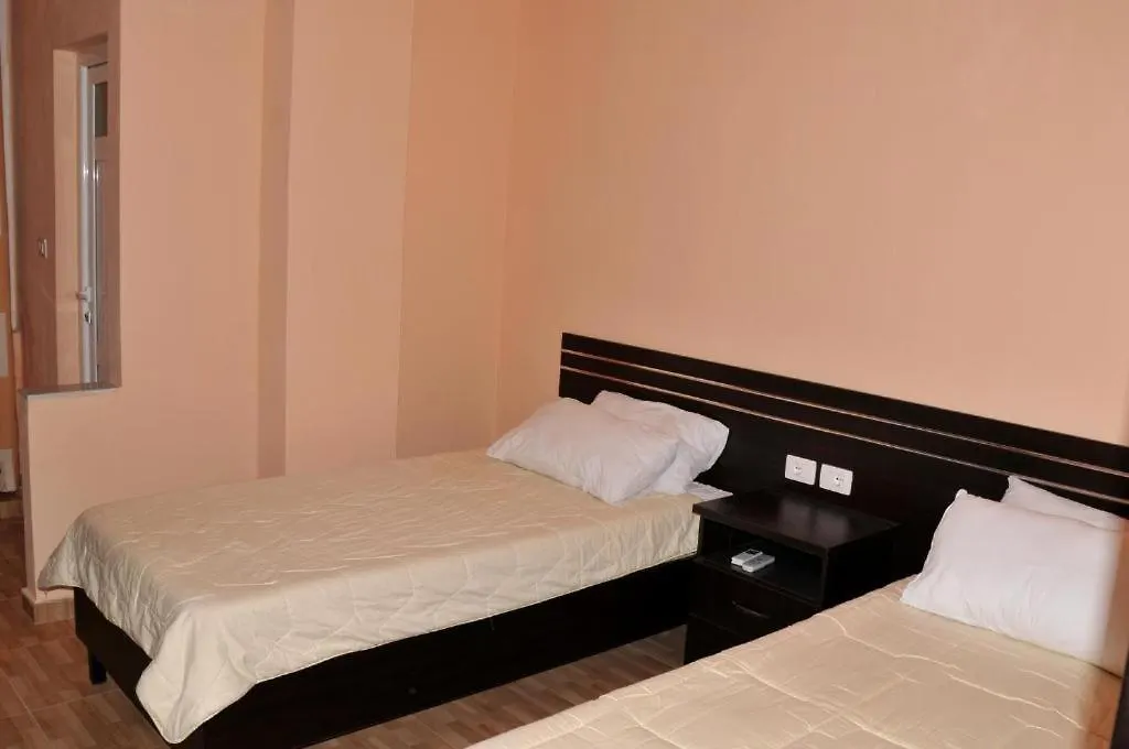 Garden Hotel Gjirokastër 0*,  알바니아